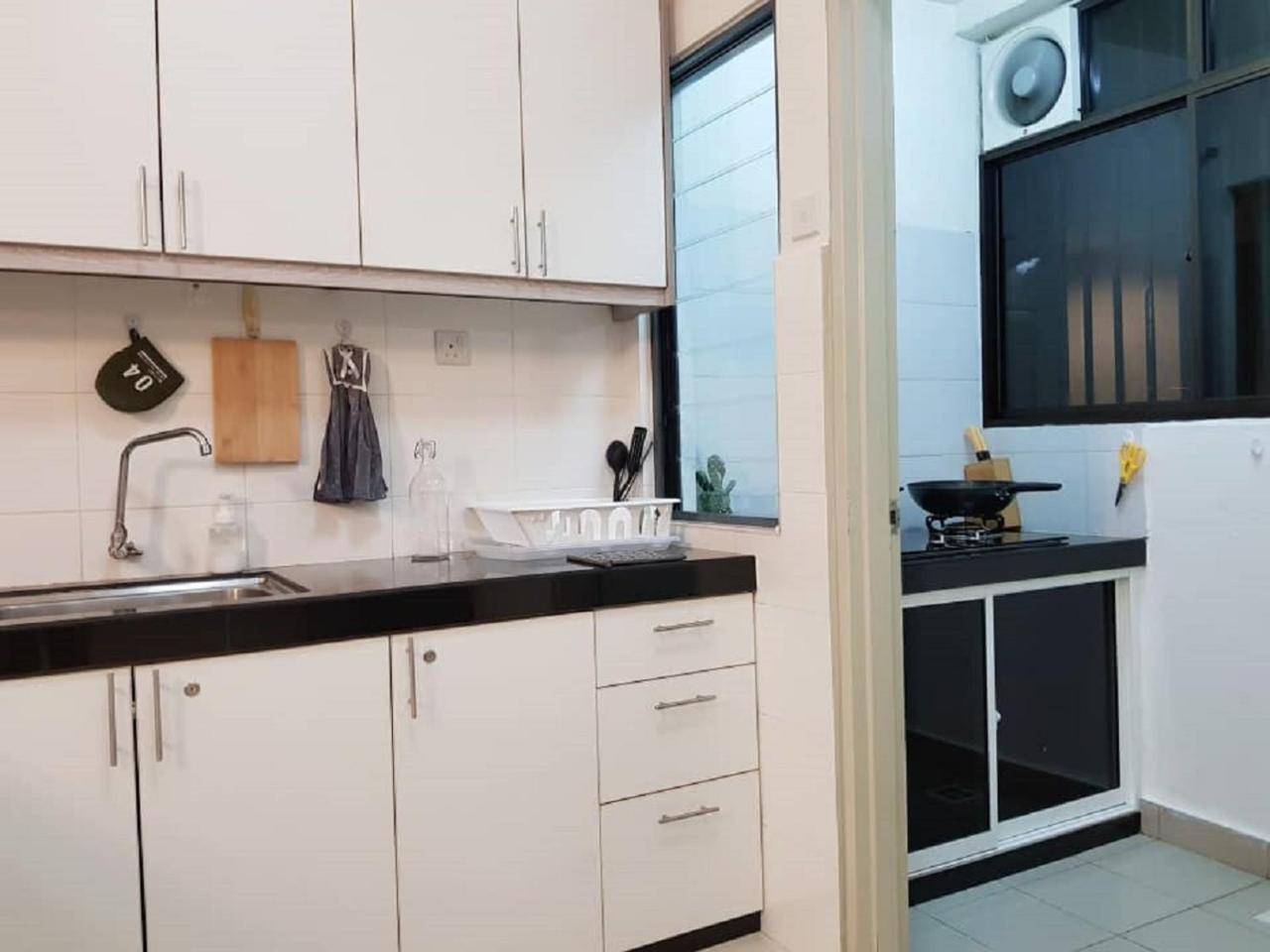 Puchong 8-12 Pax 5Min Lrt Cozy Apartment Ioi Mall Exterior photo