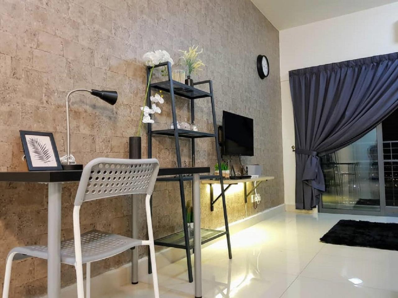 Puchong 8-12 Pax 5Min Lrt Cozy Apartment Ioi Mall Exterior photo